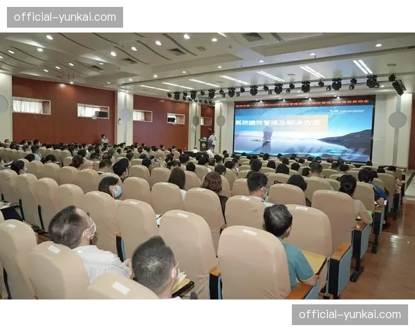 观众实时评价系统直接挂钩人员绩效，现场服务质量显著优化